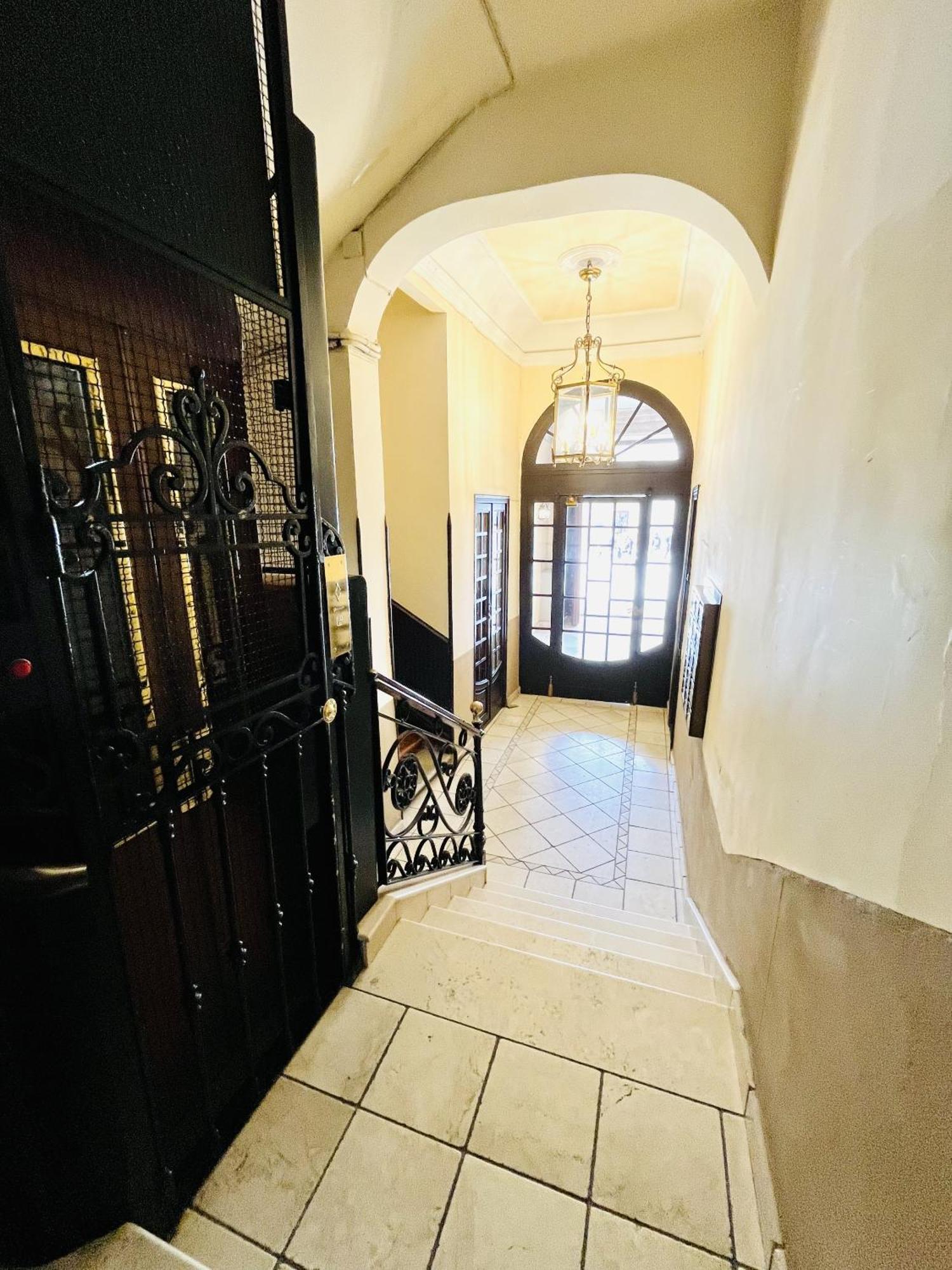 Dplace To Be - Amazing Apartments In Historic Center 마드리드 외부 사진