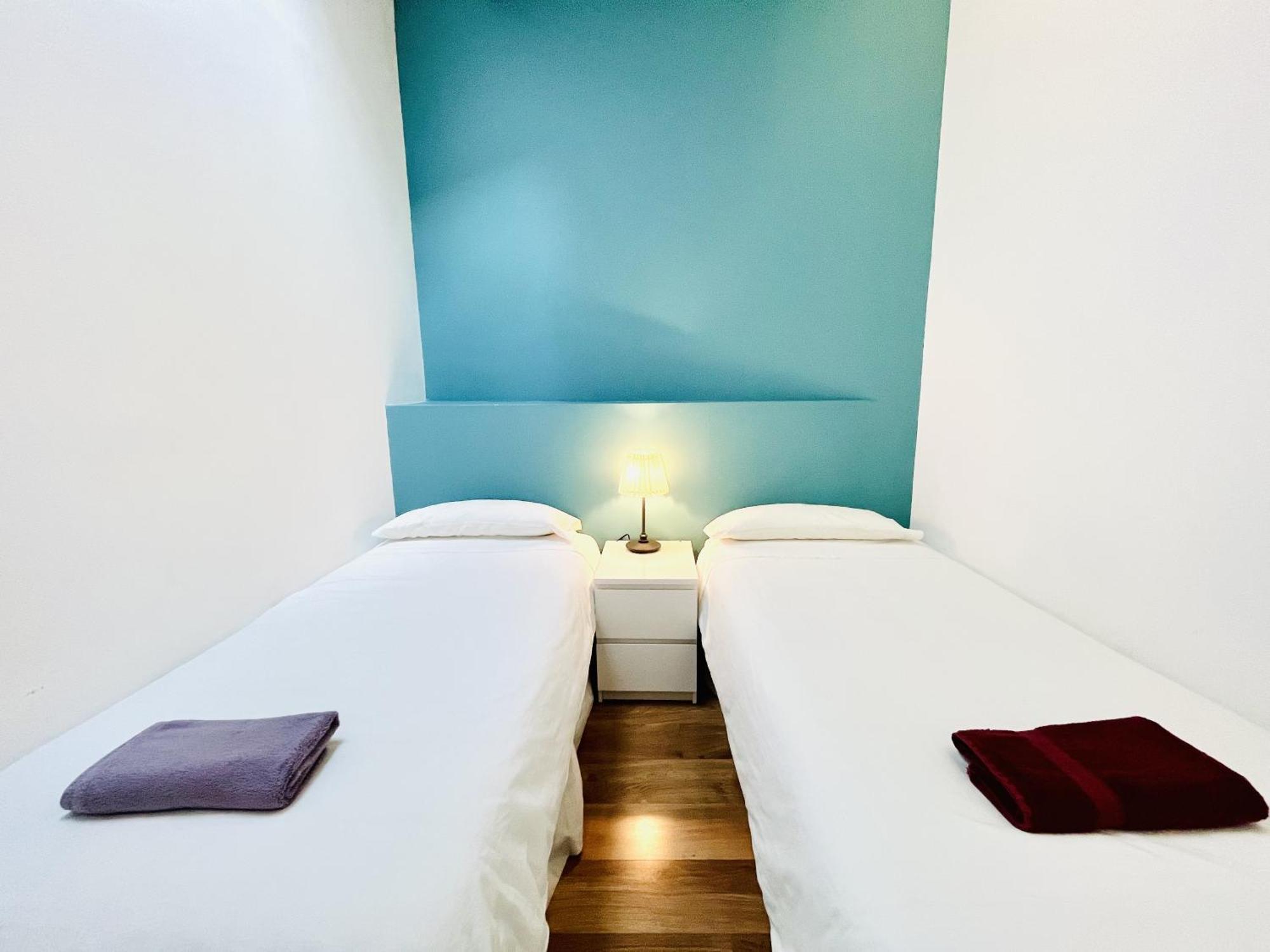 Dplace To Be - Amazing Apartments In Historic Center 마드리드 객실 사진