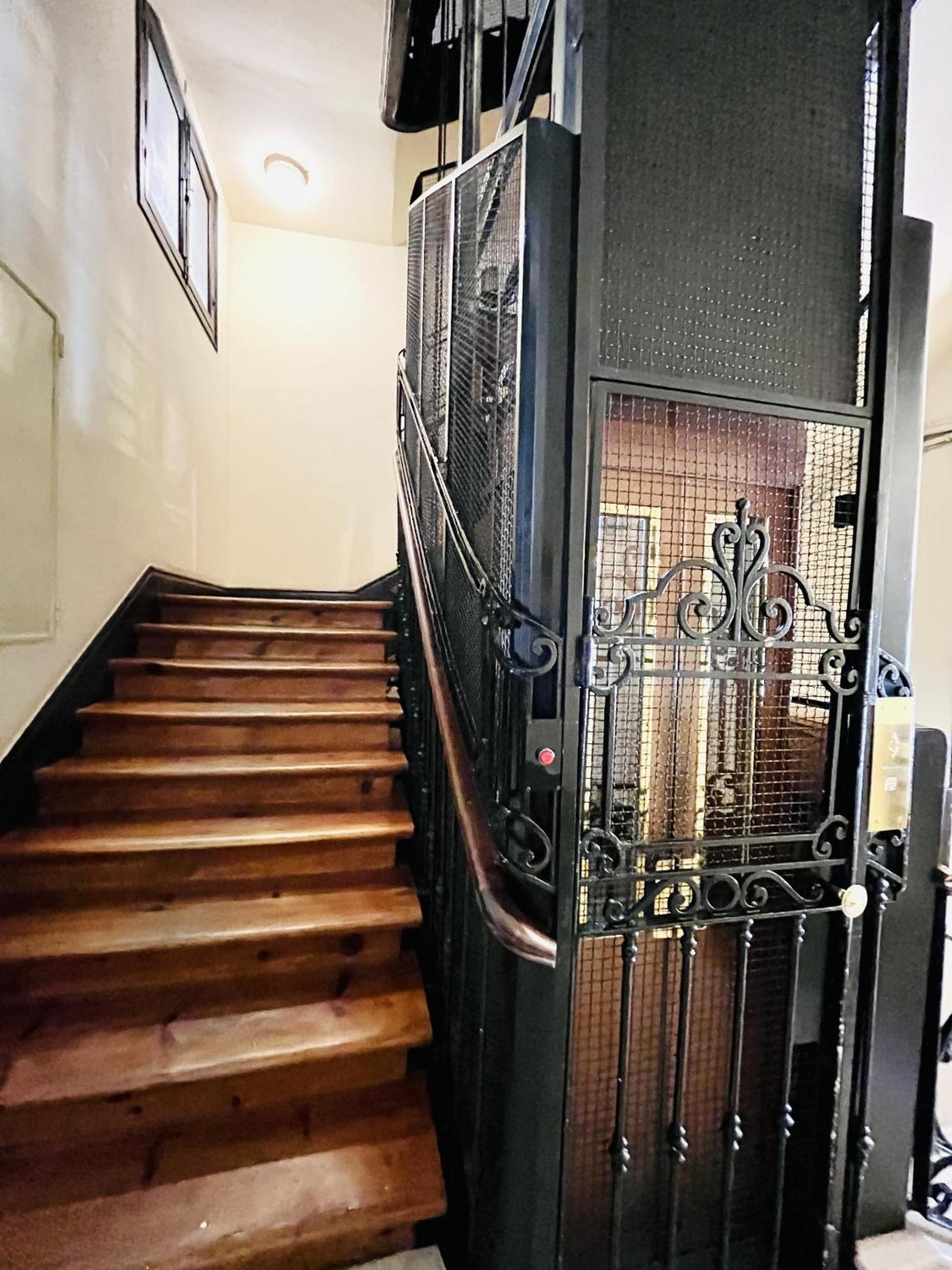 Dplace To Be - Amazing Apartments In Historic Center 마드리드 외부 사진